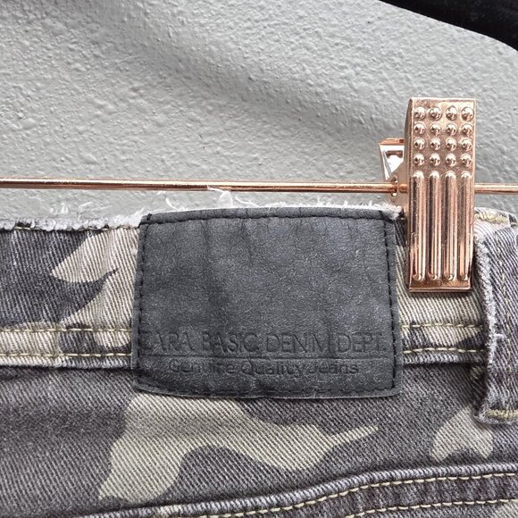 Zara Basic Z1975 Denim Jeans Womens 6 Gray Camo Distressed Skinny Frayed Hem - Picture 6 of 11